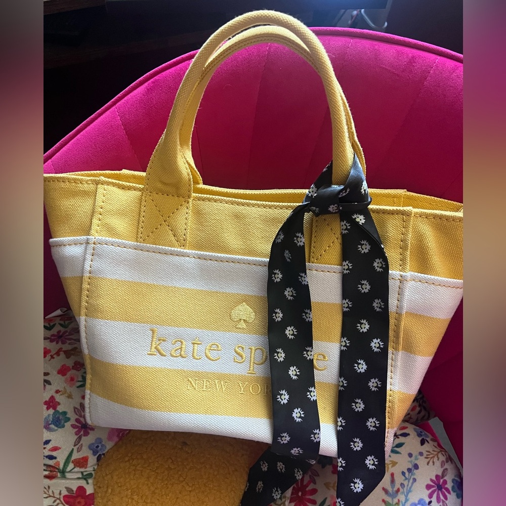 ✨KATE SPADE ♠️ Small Striped Tote Bag✨